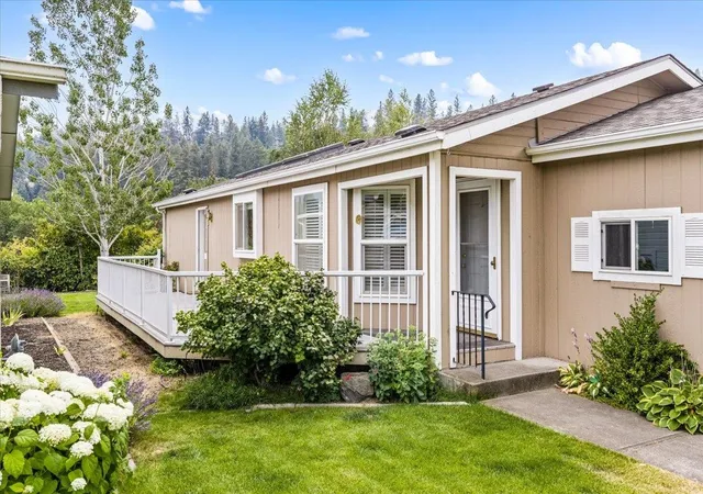 Photo 3 of Manufactured home for sale at 1041 W Sunny Crk Cir, Spokane, WA 99224 | MLS# 202621506 | Listing updated on 2026-10-14