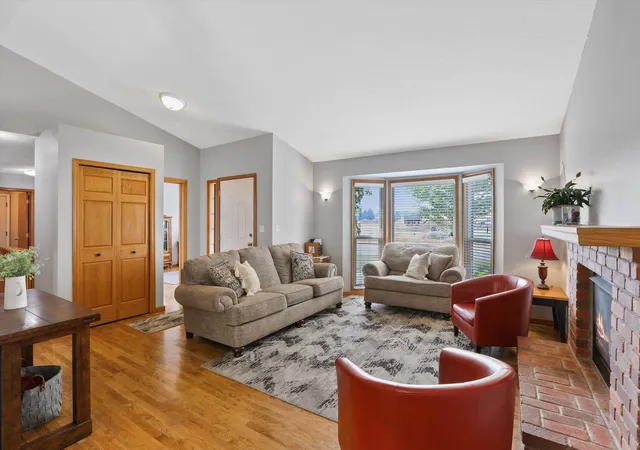 Photo 3 of Sale Pending at 1805 S Timberlane Dr, Spokane Valley, WA 99037 | MLS# 202621524 | Listing updated on 2026-09-09