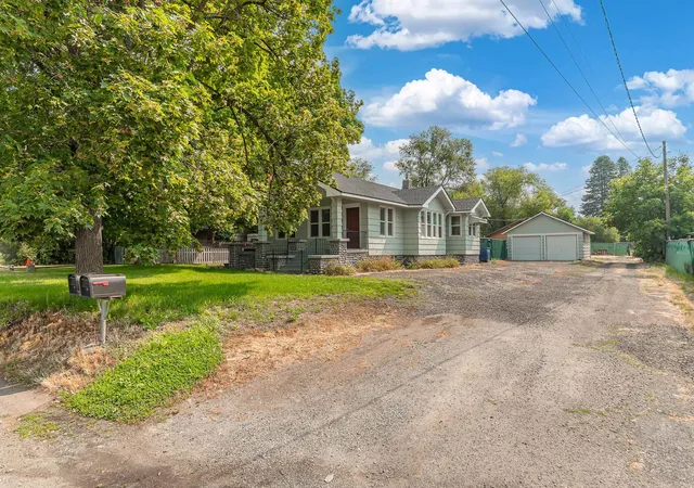 Photo 3 of Single family home for sale at 104 N Farr Rd, Spokane Valley, WA 99206 | MLS# 202621537 | Listing updated on 2026-08-31
