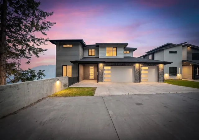 1st image of 5022 S Lincoln Wy, Spokane, WA 99224 | MLS# 202621559