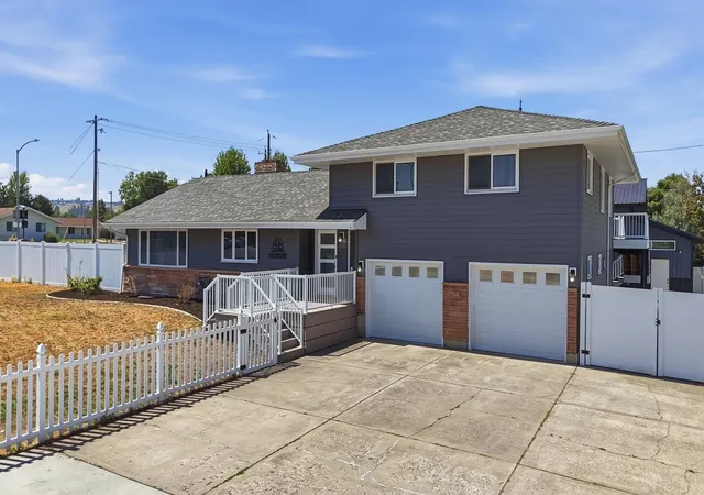 2nd image of 11 N Barker Rd, Spokane Valley, WA 99016 | MLS# 202621579