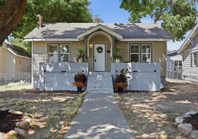 1st image of 1208 W Gordon Ave, Spokane, WA 99205 | MLS# 202621585