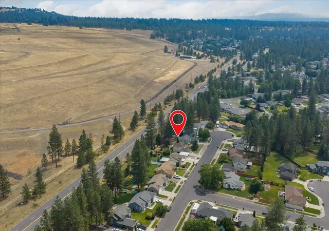 Photo 2 of Single family home for sale at 7602 N Old Fort Dr, Spokane, WA 99208 | MLS# 202621595 | Listing updated on 2026-08-02