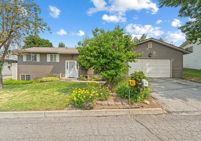 1st image of 1607 E Ivy Ave, Colville, WA 99114 | MLS# 202621596