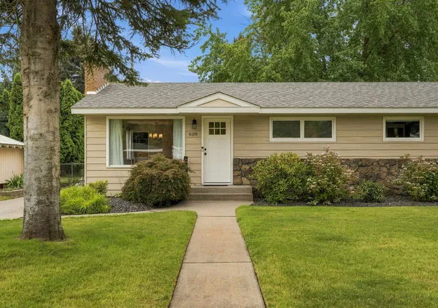Photo 3 of Sale Pending at 609 W Barnes Rd, Spokane, WA 99218 | MLS# 202621600 | Listing updated on 2026-08-30