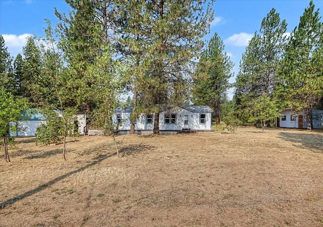 Photo 2 of Manufactured home for sale at 5101 E Elk To Hwy Rd, Elk, WA 99009 | MLS# 202621609 | Listing updated on 2026-08-26