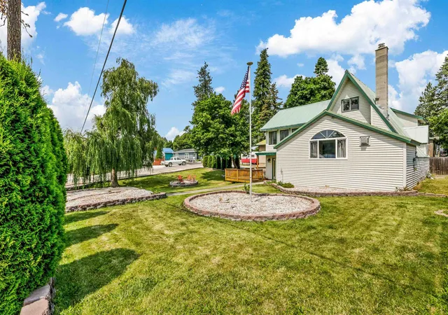 Single family home for sale at 40540 Lakeside Rd, Loon Lake, WA 99148 | MLS# 202621615