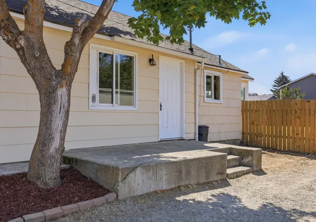 2nd image of 11122 E Broadway Ave, Spokane Valley, WA 99206 | MLS# 202621653
