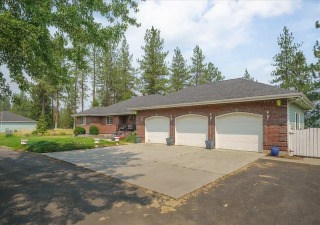 5th image of 29414 N Selkirk View Dr, Chattaroy, WA 99003 | MLS# 202621671
