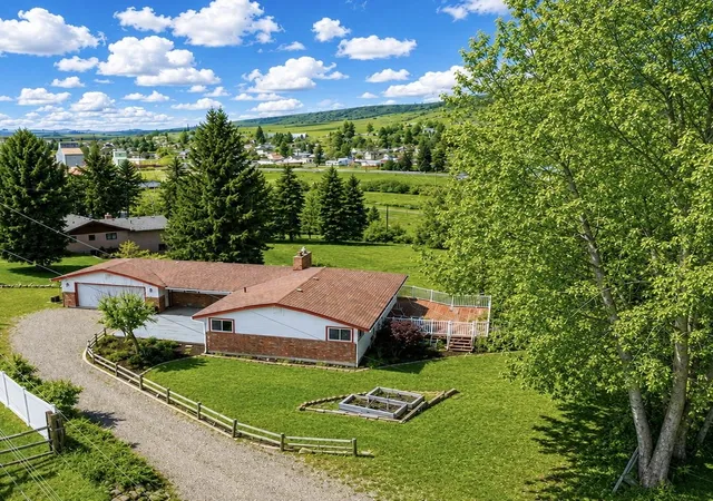 1st image of 147 N Lindsey St, Tekoa, WA 99033 | MLS# 202621698