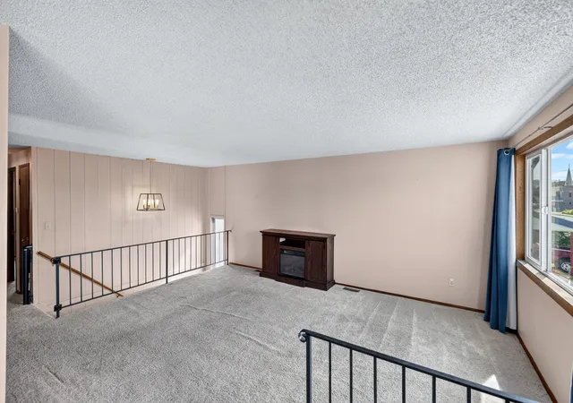 2nd image of 1927 E Hoffman Ave, Spokane, WA 99207 | MLS# 202621711