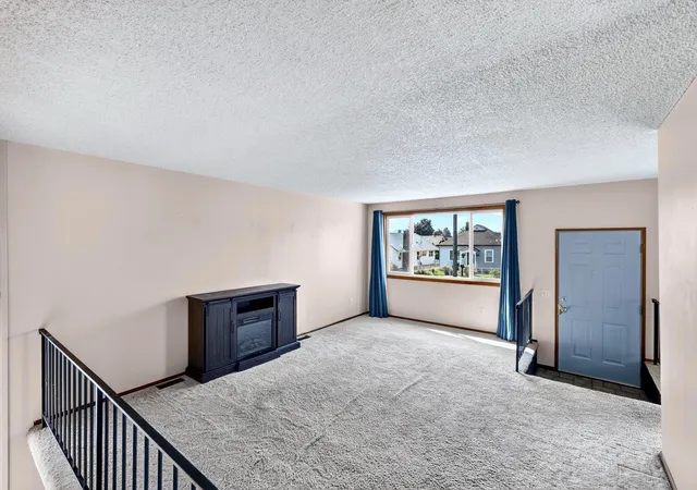 3rd image of 1927 E Hoffman Ave, Spokane, WA 99207 | MLS# 202621711