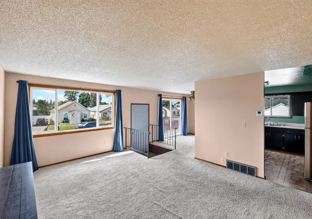 4th image of 1927 E Hoffman Ave, Spokane, WA 99207 | MLS# 202621711