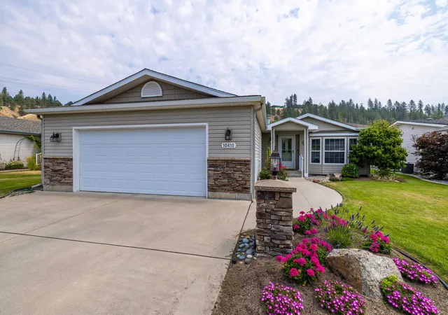 3rd image of 10410 N Jacqueline Ln, Nine Mile Falls, WA 99026 | MLS# 202621715