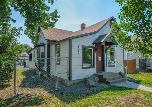 2nd image of 2224 E Empire Ave, Spokane, WA 99207 | MLS# 202621716