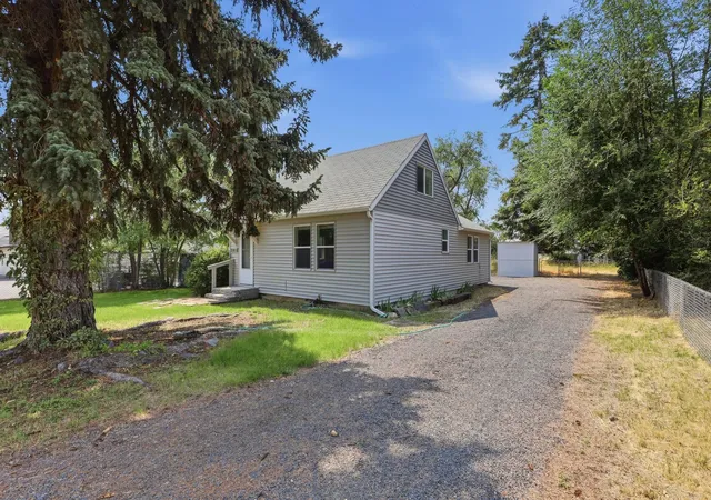 Photo 3 of Single family home for sale at 101 N Perrine Rd St, Spokane Valley, WA 99206 | MLS# 202621729 | Listing updated on 2026-10-09