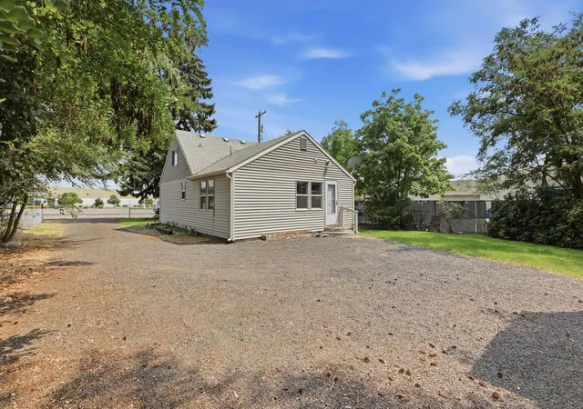 Photo 4 of Single family home for sale at 101 N Perrine Rd St, Spokane Valley, WA 99206 | MLS# 202621729 | Listing updated on 2026-10-09