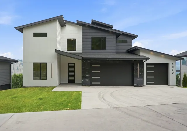 1st image of 5030 S Lincoln Wy, Spokane, WA 99224 | MLS# 202621730
