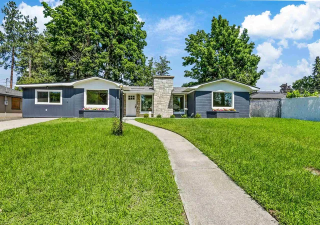 2nd image of 2618 W Providence Ave, Spokane, WA 99205 | MLS# 202621751