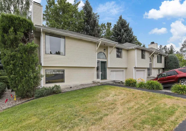 2nd image of 938 E Calkins Dr, Spokane, WA 99208 | MLS# 202621755
