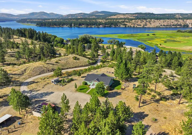 2nd image of 18511 N Sportsman Paradise Ln, Nine Mile Falls, WA 99026 | MLS# 202621760