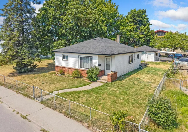2nd image of 2423 E Empire Ave, Spokane, WA 99207 | MLS# 202621762