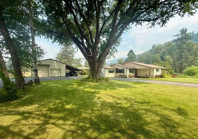 1st image of 11 Wall St, Danville, WA 99121 | MLS# 202621763