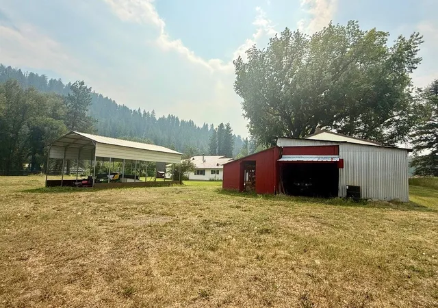 Photo 3 of Single family home for sale at 11 Wall St, Danville, WA 99121 | MLS# 202621763 | Listing updated on 2026-08-05