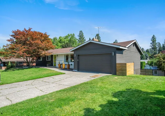 Photo 2 of Sale Pending at 415 W Shasta Way, Spokane, WA 99208 | MLS# 202621771 | Listing updated on 2026-09-04