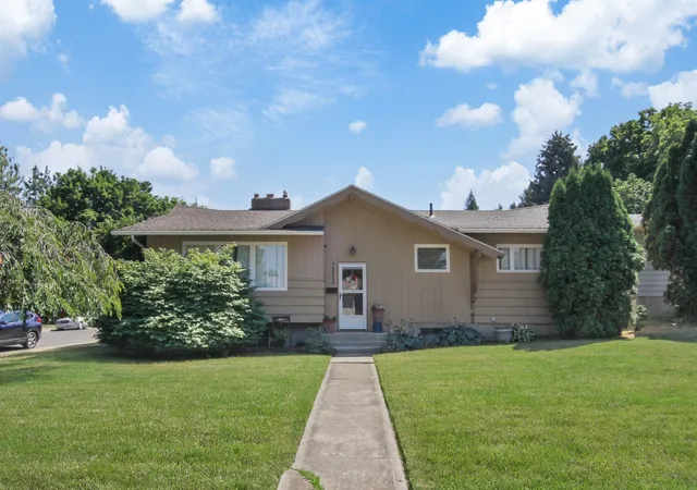 Photo 2 of Single family home for sale at 1212 S Ferrall Ct, Spokane, WA 99202 | MLS# 202621805 | Listing updated on 2026-09-01