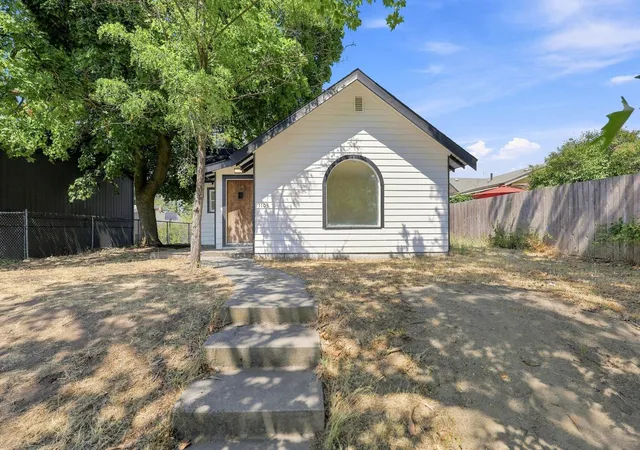 3rd image of 1103 E Broad Ave, Spokane, WA 99207 | MLS# 202621812