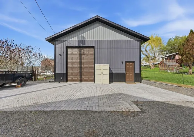2nd image of 424 N Sheridan St, Tekoa, WA 99033 | MLS# 202621837