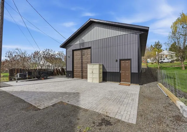 29th image of 424 N Sheridan St, Tekoa, WA 99033 | MLS# 202621837