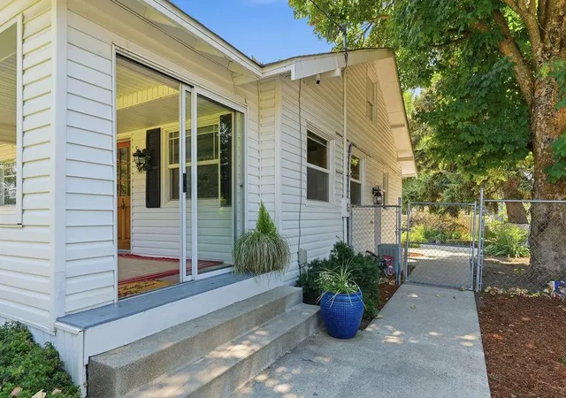 2nd image of 13804 E 16th Ave, Spokane Valley, WA 99216 | MLS# 202621844