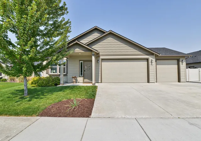 1st image of 15001 E Crown Ave, Spokane Valley, WA 99216 | MLS# 202621856