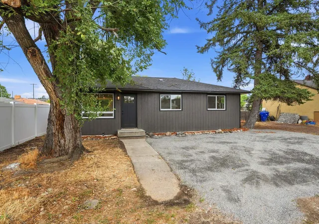 3rd image of 8309 E Knox Ave, Spokane Valley, WA 99212 | MLS# 202621864