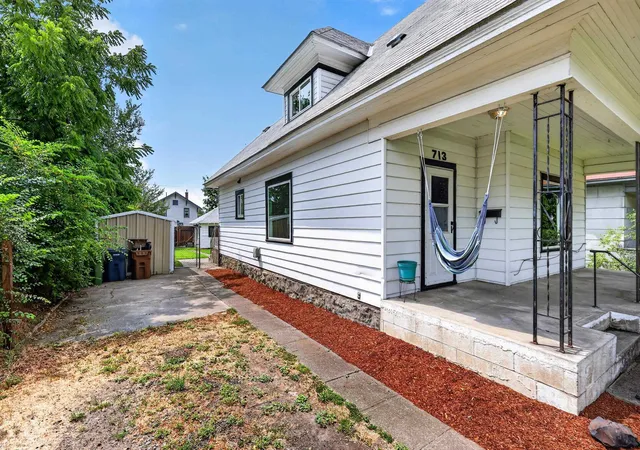 3rd image of 713 W Jackson Ave, Spokane, WA 99205 | MLS# 202621872