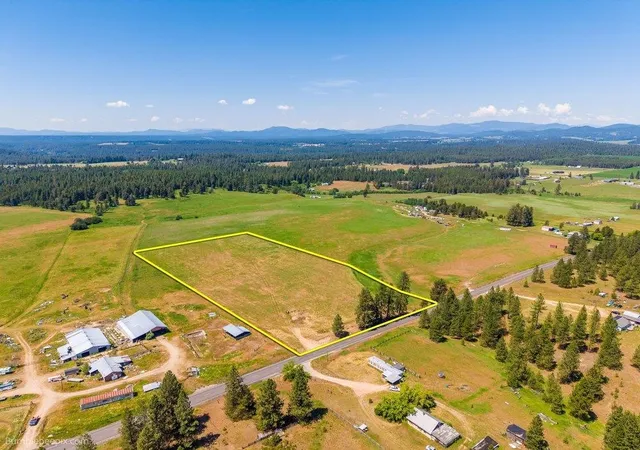 Land for sale at Nna Elk Chattaroy Rd, Elk, WA 99009 | MLS# 202621885