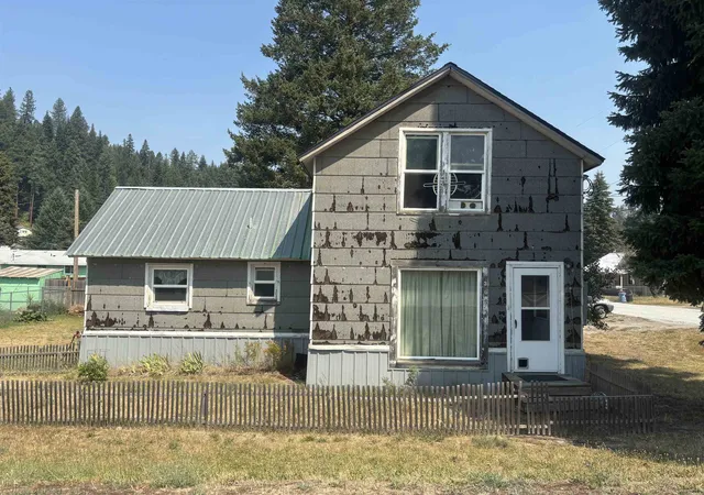1st image of 1300 W 1st Ave, Newport, WA 99156 | MLS# 202621888