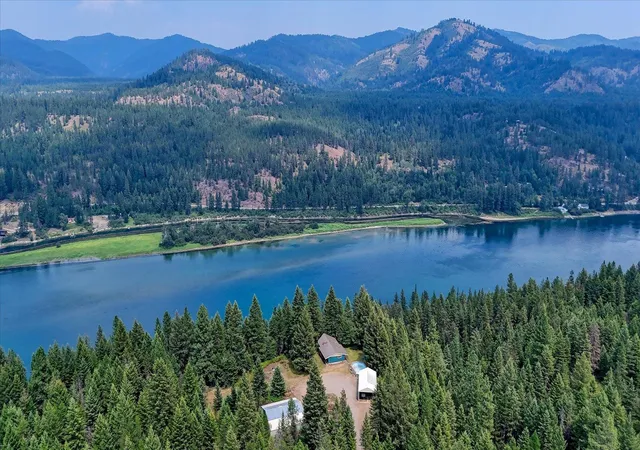 3rd image of 433421 Sr-20 Hwy, Newport, WA 99156 | MLS# 202621893