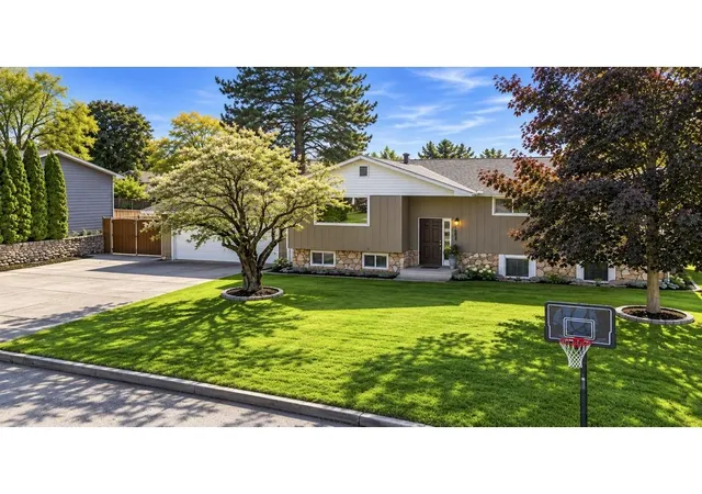 Photo 2 of Single family home for sale at 13916 E Mallon Ave, Spokane Valley, WA 99216 | MLS# 202621899 | Listing updated on 2026-10-09