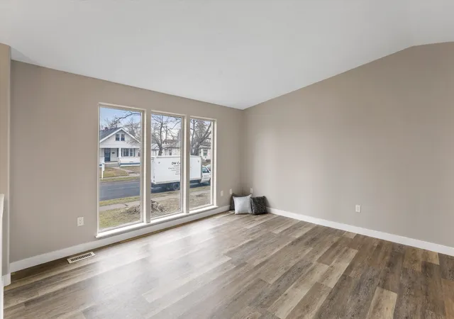 image of 308 E Crown Ave, Spokane, WA 99207 | MLS# 202621900