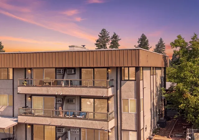 2nd image of 935 W Glass Ave, Spokane, WA 99205 | MLS# 202621912
