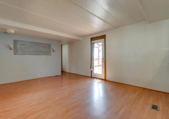 Photo 4 of Manufactured home for sale at 3928 E Ln Park Rd, Mead, WA 99021 | MLS# 202621942 | Listing updated on 2026-08-08