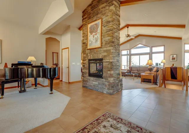 4th image of 6708 E Matthew Ln, Chattaroy, WA 99003 | MLS# 202621943