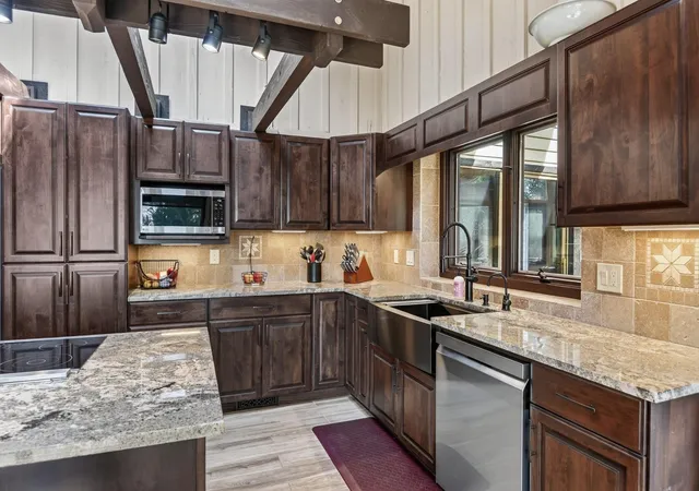 Photo 3 of Single family home for sale at 2306 S Carnine Ct, Spokane Valley, WA 99037 | MLS# 202621965 | Listing updated on 2026-10-06