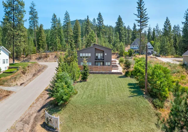 image of 39980 Lake Summit Dr, Loon Lake, WA 99148 | MLS# 202621982