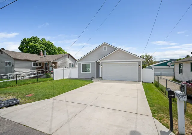 2nd image of 9602 E Valleyway Ave, Spokane Valley, WA 99206 | MLS# 202621987