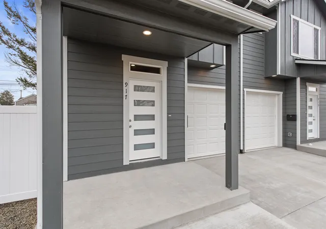 3rd image of 917 E Providence Ave, Spokane, WA 99207 | MLS# 202621988