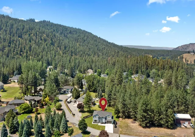 4th image of 11625 N Alberta Ln, Spokane, WA 99218 | MLS# 202621990